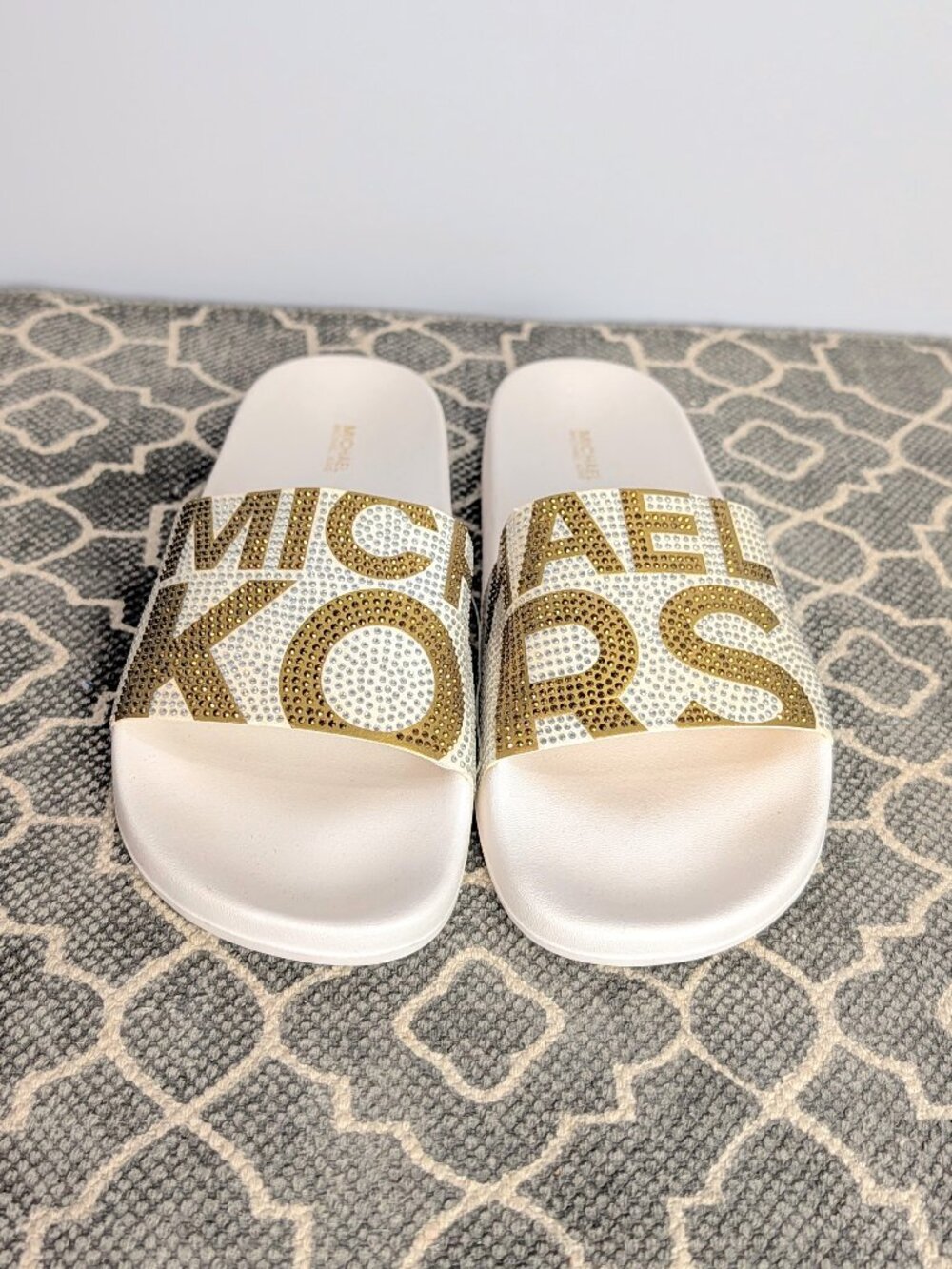 MICHAEL KORS Embellished White Flat Sandals Sz 10M